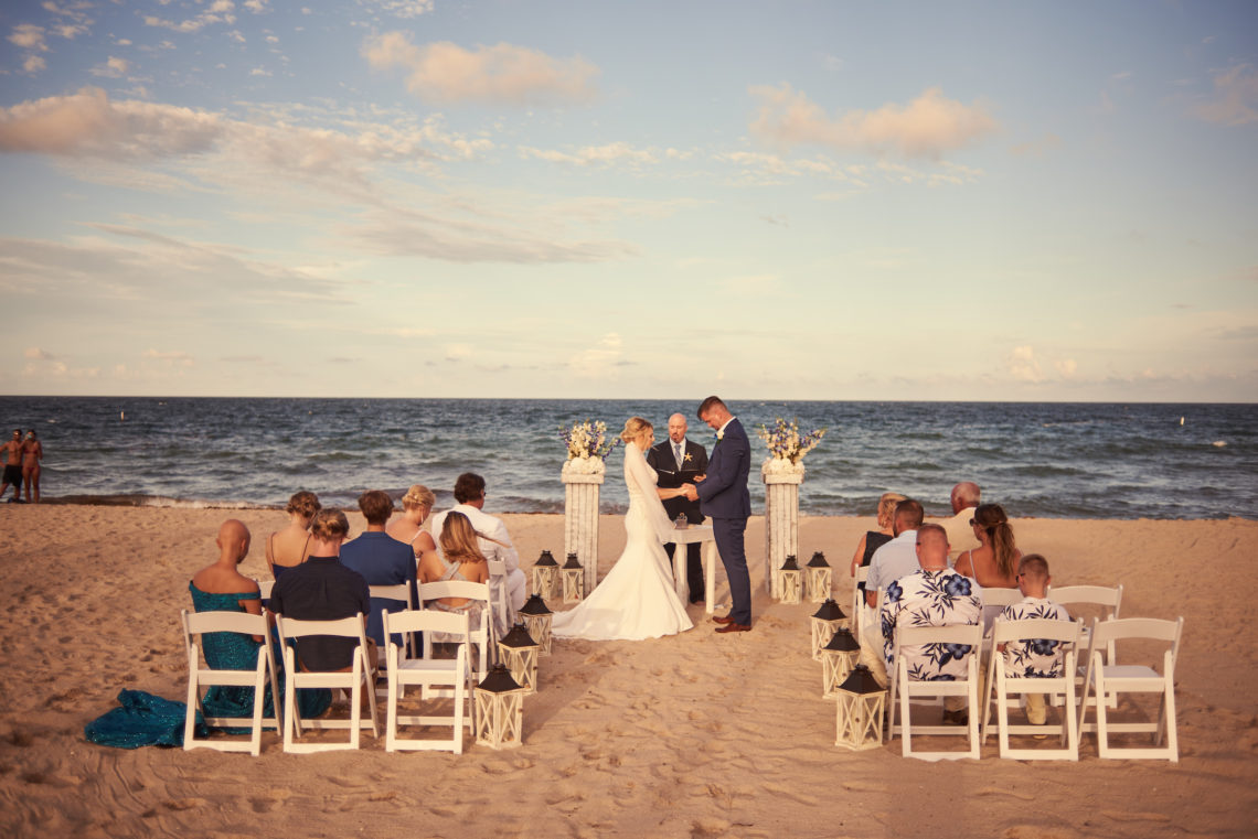 Wedding ceremony on the beach in Lauderdale-by-the-sea