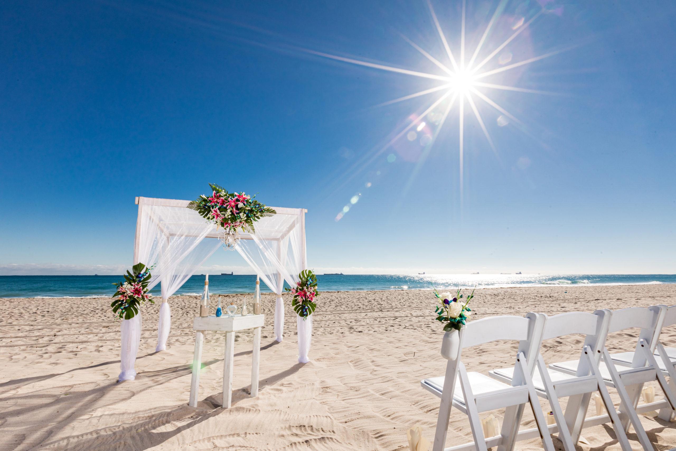 Tropical-White-4-Post-Side-Setup-scaled Tropical-White-4-Post-Side-Setup-scaled