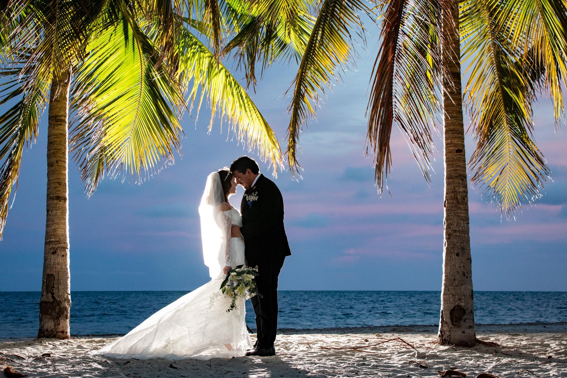 Key-Biscayne-Crandon-Park-Sunset-Wedding Key-Biscayne-Crandon-Park-Sunset-Wedding