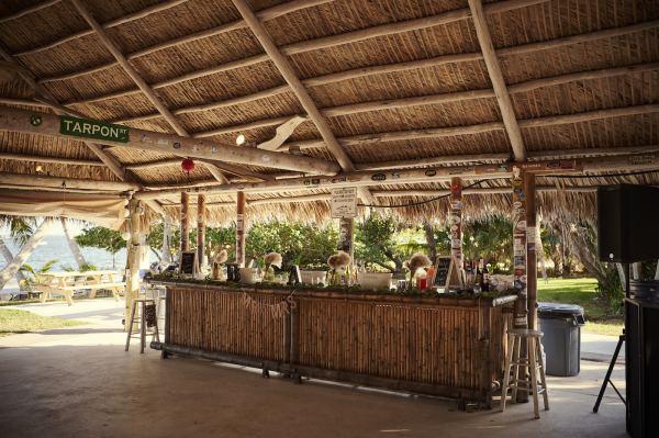 River-Palms-Wedding-Reception-Tiki-Bar